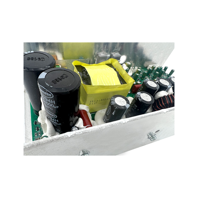 EON180S+3X2092: LP 350W+FP 200WX2CH 2.1-kanaals Line Array-luidsprekersysteem Eindversterkermodule
